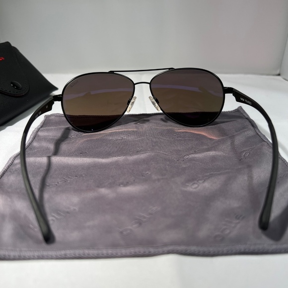 Bollé Cassis 12099 Polarized Sunglasses -H Blue Mirror Lenses - With Case & Clea - Picture 5 of 8